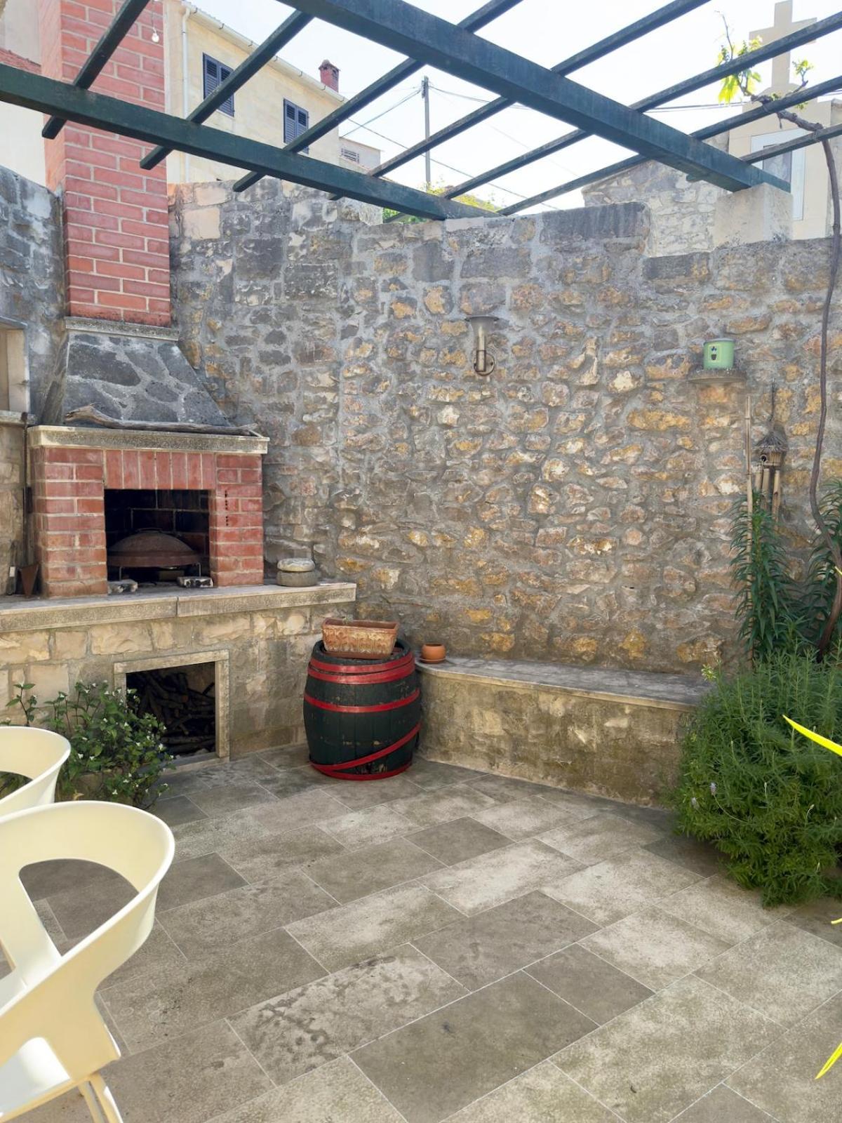 Villa Visilo Stone House Pucisca Exterior foto