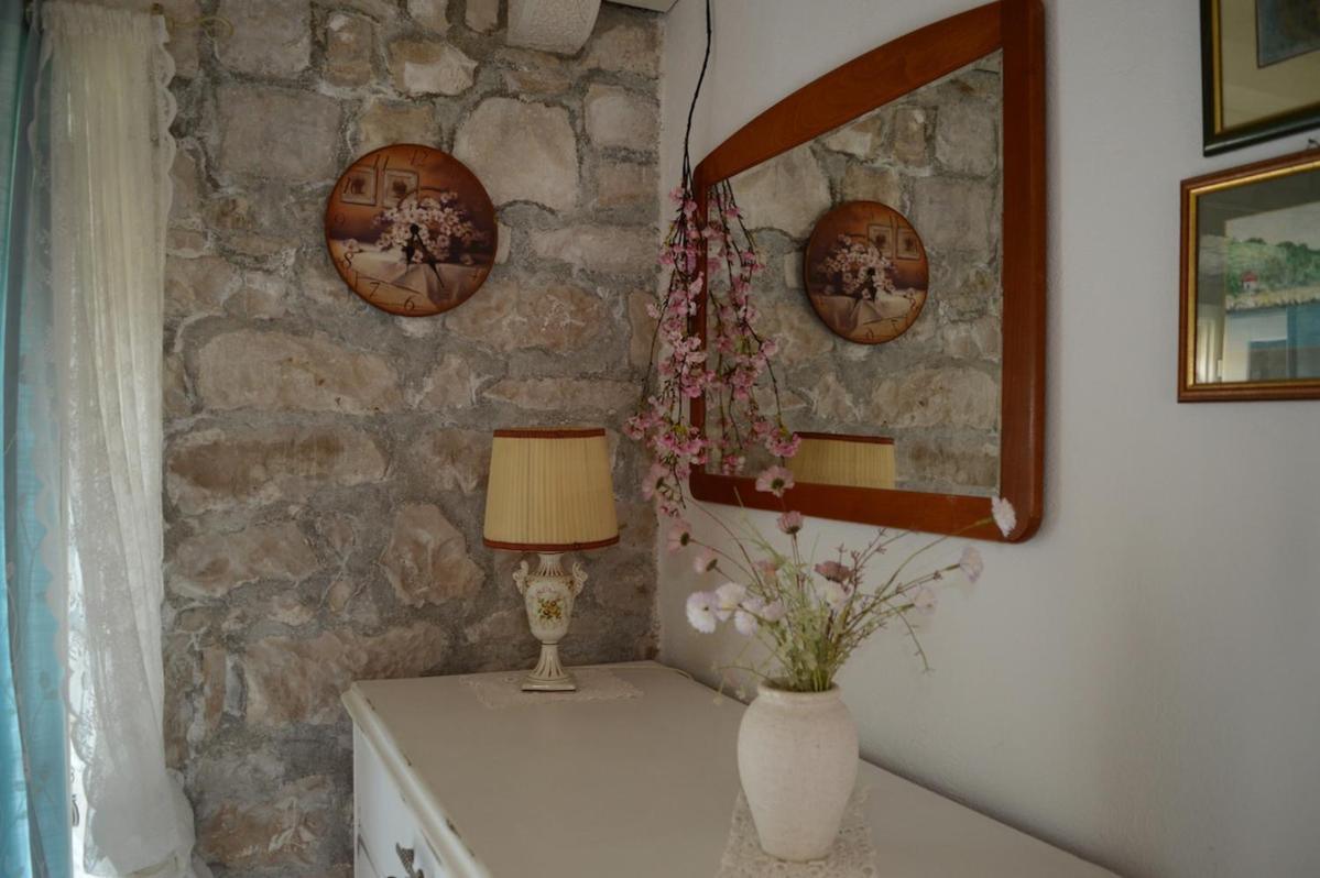 Villa Visilo Stone House Pucisca Exterior foto